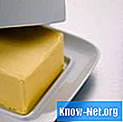 케이크 믹스에서 기름을 버터로 대체하는 방법