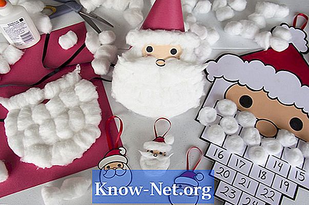 Père Noël artisanal avec des boules de coton