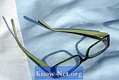 Modul de ajustare a ochelarilor de acetat strâmb
