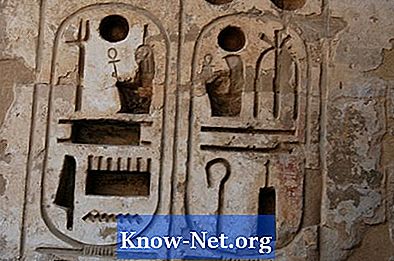 איך ללמוד את הסמלים של הירוגליפים מצריים עתיקים