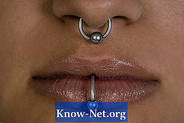 Hoe een neus piercing bal te plaatsen