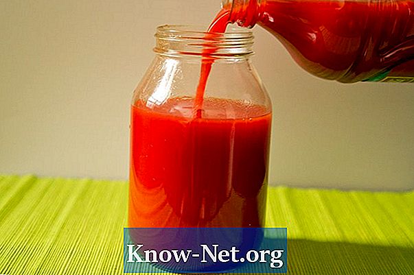 Hoe tomatensap in glazen potten te bevriezen