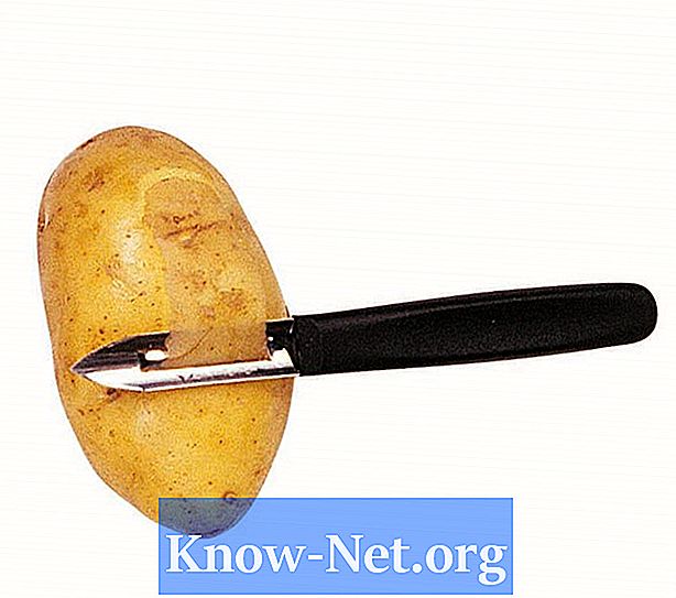 Wie man Kartoffeln mit einem normalen Küchenmesser abzieht