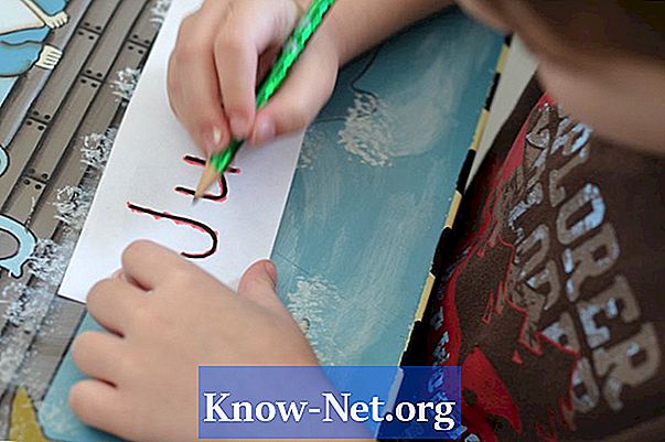 Comment apprendre aux enfants d'âge préscolaire à écrire leurs noms - Des Articles