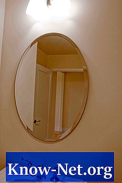 Slik installerer du en veggmontert speil