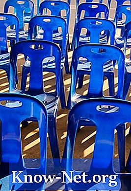 Ako čistiť plastové stoličky - Články