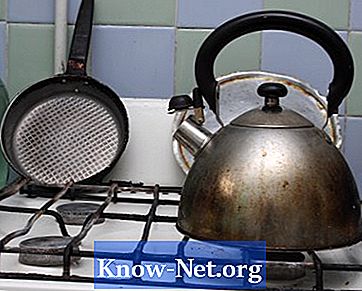 Come pulire le macchie di ruggine da una cucina in acciaio inossidabile