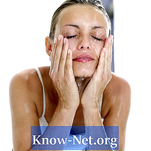 Kako očistiti obraz z mineralnim oljem