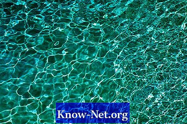 Comment réduire l'alcalinité d'une piscine à l'aide d'acide muriatique - Des Articles