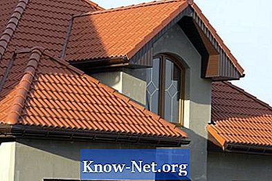 Bau von Dacheindeckung und Dachpyramide