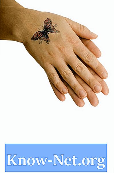 Tatuaj pe mâini