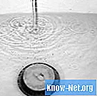 Come rimuovere un rubinetto bloccato in una vecchia vasca da bagno