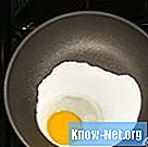 Hur man tar bort lim från en non-stick-form