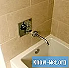 Hogyan lehet eltávolítani a penészt a fürdőszoba szőnyegének alsó oldalán