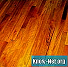 Πώς να αφαιρέσετε το βερνίκι από ένα ξύλινο πάτωμα