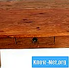 Kako odstraniti madeže s kozarcev na lesenih mizah