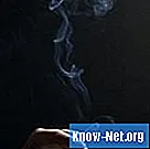 Hvordan få sigarettlukt fra en skinnsofa