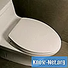 Dlaczego rury w łazience hałasują podczas spłukiwania?
