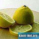 Comment le jus de citron conduit-il l'électricité et allume-t-il une lampe?