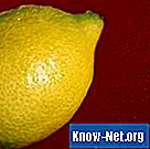 Sådan reduceres smagen af ​​citronsaft