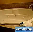 温水浴槽のリークを修復する方法