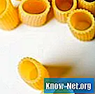 Hvordan fargelegge pasta til et halskjede i barnehagen