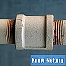 כיצד לחבר צינור נחושת עם צינור PVC