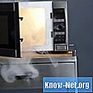 Jak usunąć spalony cukier z kuchenki mikrofalowej