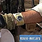 Jam tangan yang dipakai oleh militer