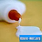 Comment enlever la colle sèche des surfaces en plastique
