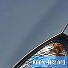 Jak wymienić żarówkę reflektora w Peugeot 307