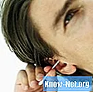 耳のにきびを取り除く方法