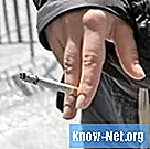 Kako odstraniti rumenkaste cigaretne madeže s prstov