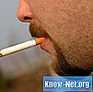 Jak usunąć plamy po papierosach z wąsów?
